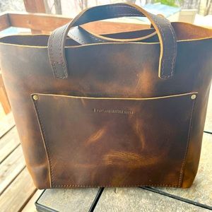 Portland Leather Classic crossbody in Canyon